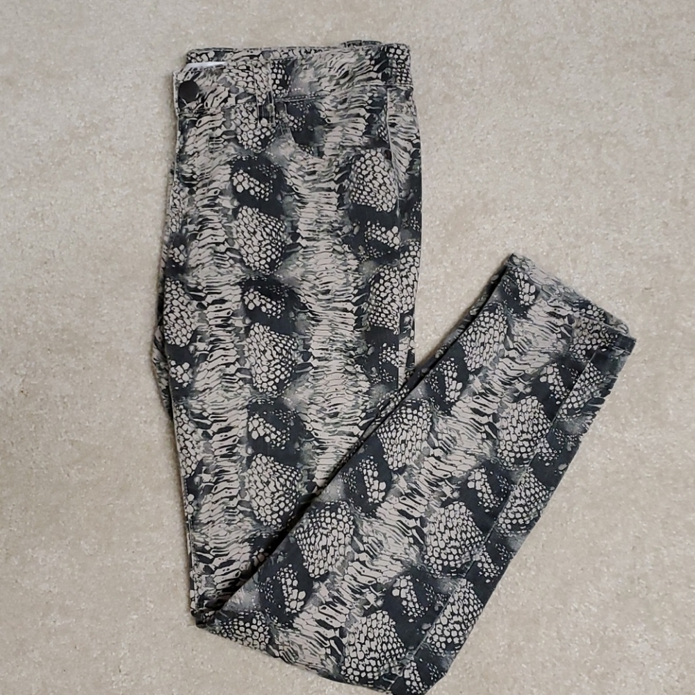 CAbi Diamondback skinny jean